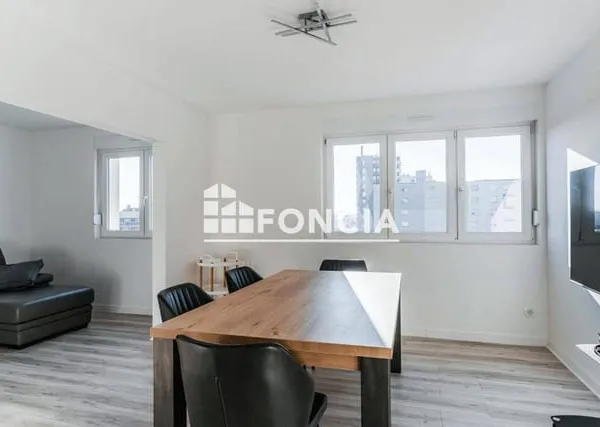 Appartement 4 pièces 77 m²