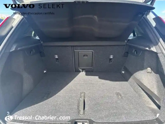 Volvo Xc40 d3 adblue 150 ch geartronic 8 r-design — photo 8