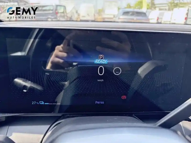 Renault Megane e-tech ev40 130ch standard charge — photo 23