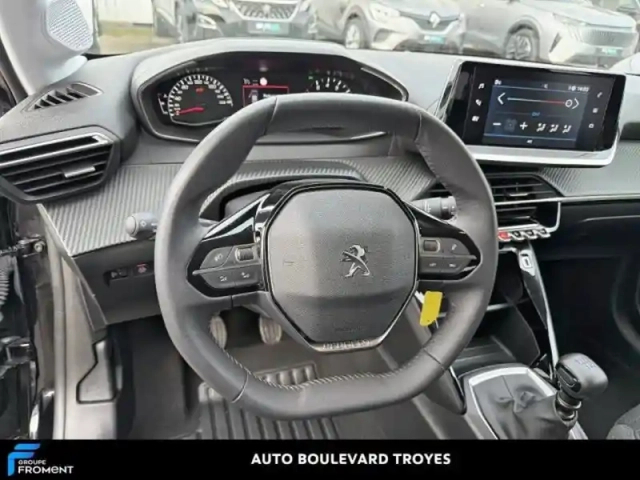 Peugeot 208 1.2 puretech 100ch s&amp;s style — photo 9