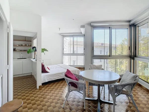 Studio 1 pièce 29 m²