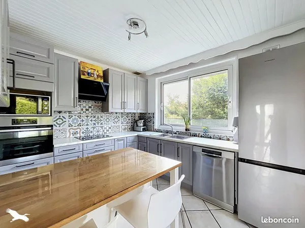 Villa 7 pièces 148 m²