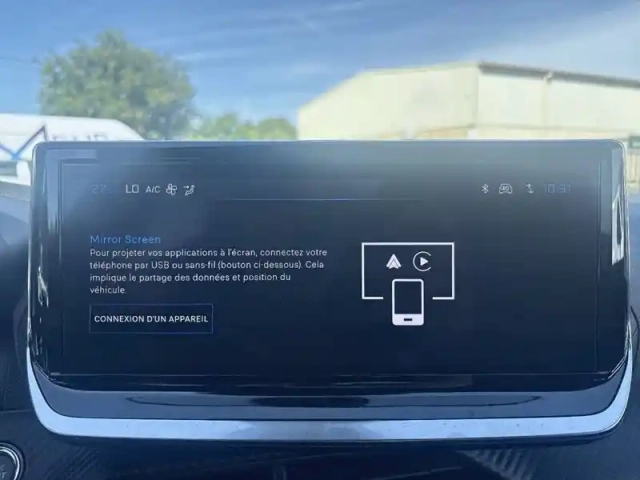 Peugeot 2008 hybrid 145 e-dcs6 — photo 25