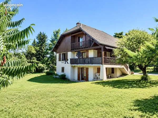 Propriété 5 pièces 148 m²