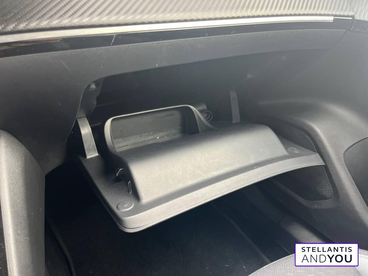 Peugeot 2008 puretech 100 s&s bvm6 allure — photo 19