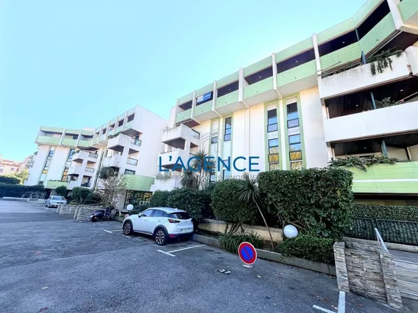 Appartement T4 de 85m2 en dernier étage avec terrasses, gara