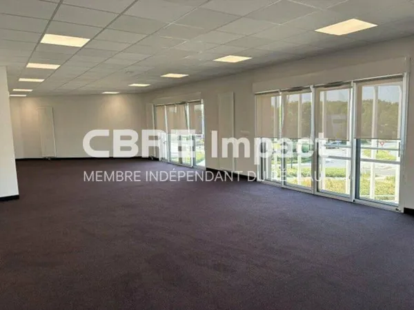 Bureaux 842 m²