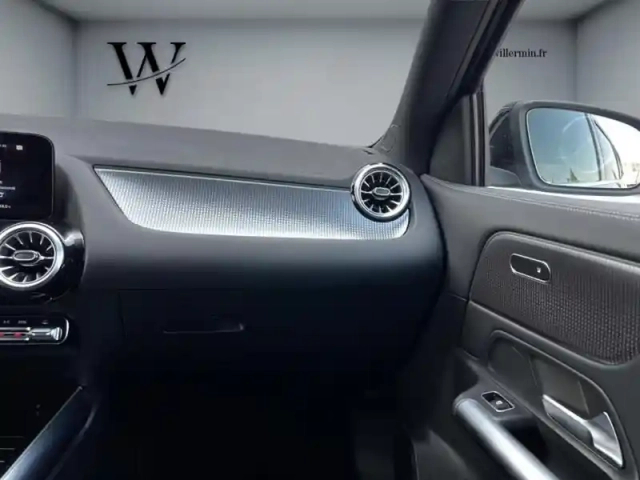 Mercedes Gla 200 progressive line — photo 14