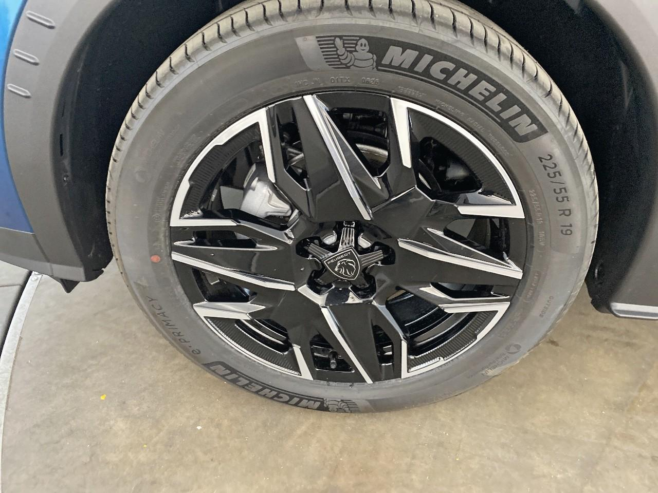 Peugeot 3008 hybrid 145 e-dcs6 gt — photo 11