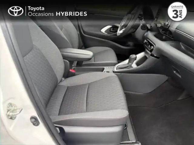 Toyota Yaris 116h dynamic 5p my22 — photo 12