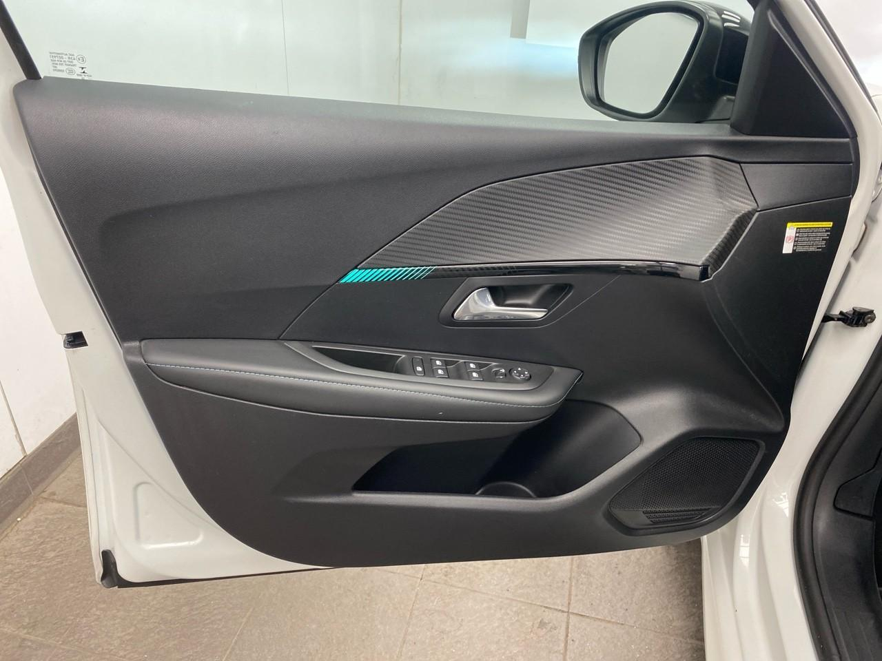 Peugeot 208 electrique 50 kwh 136ch allure — photo 20
