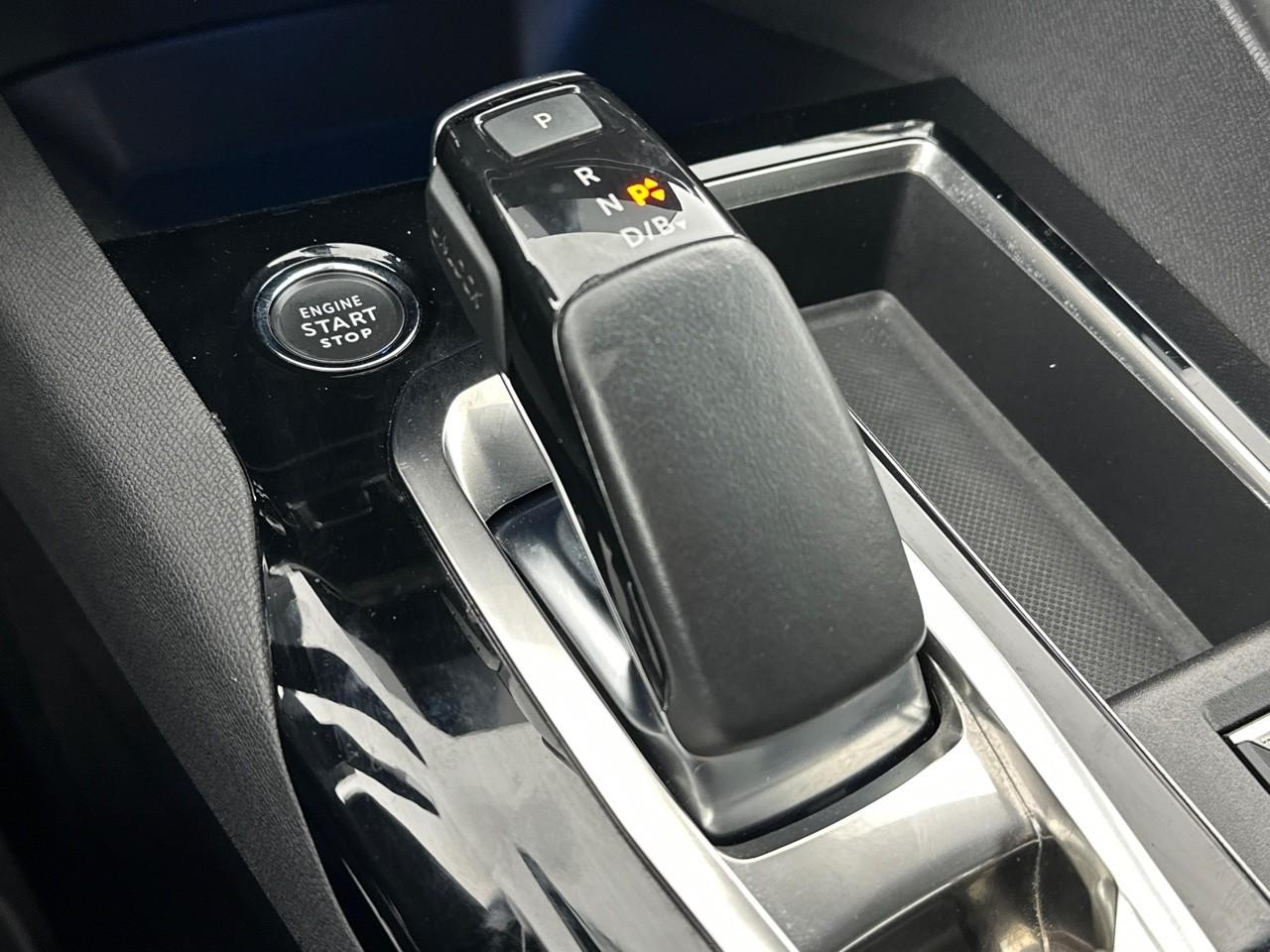 Peugeot 3008 hybrid 225 e-eat8 allure pack — photo 29