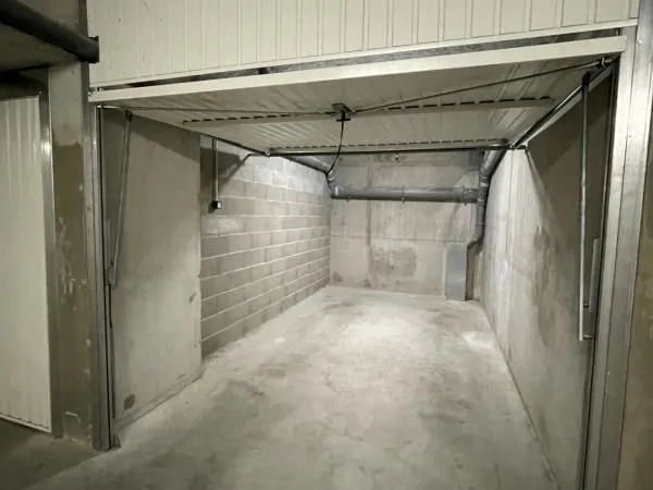 Garage/box 15 m² Sainte Colombe