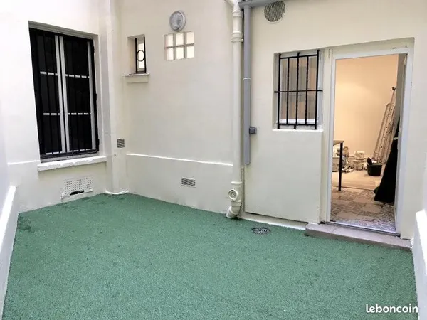 Studio 1 pièce 25 m²