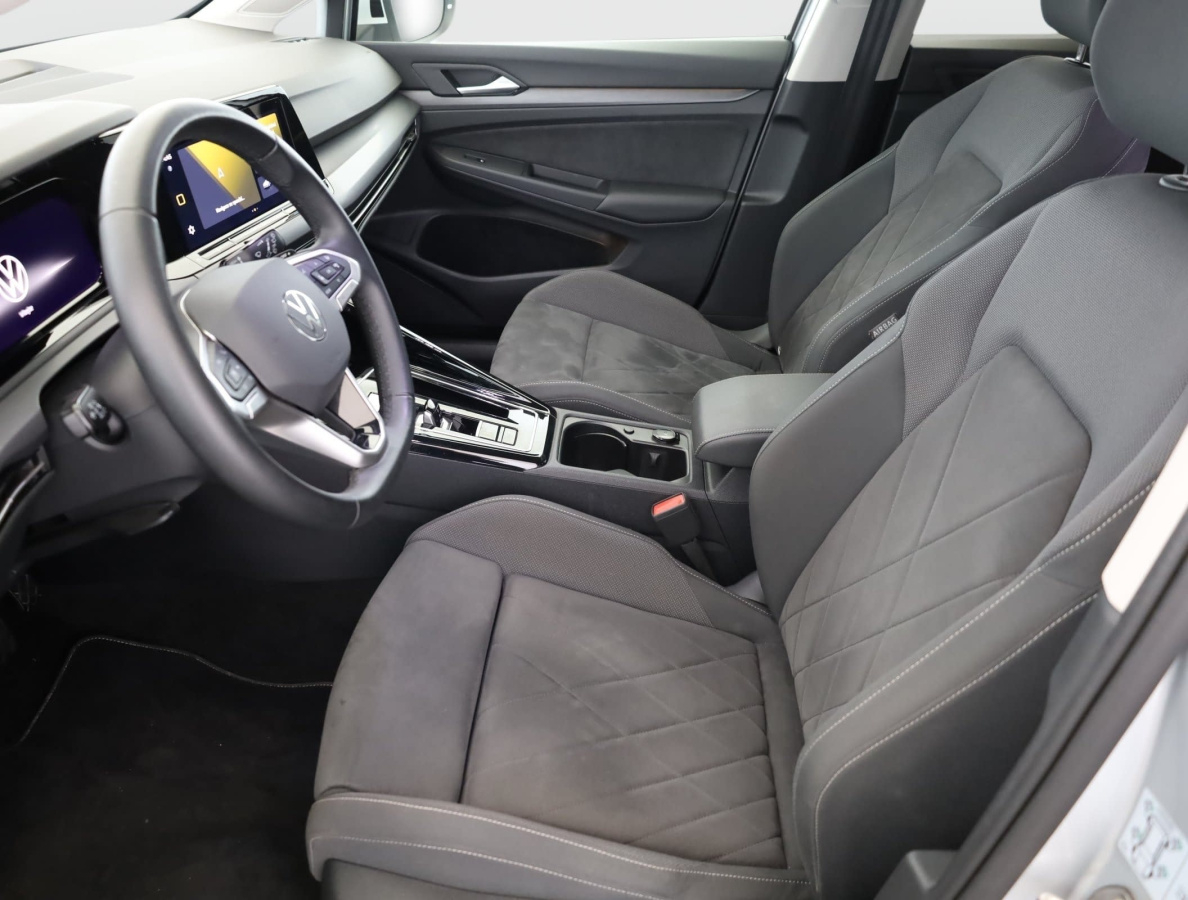 Volkswagen Golf 8 — photo 13