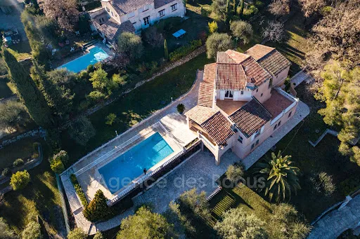Maison 6 pièces 204 m²
