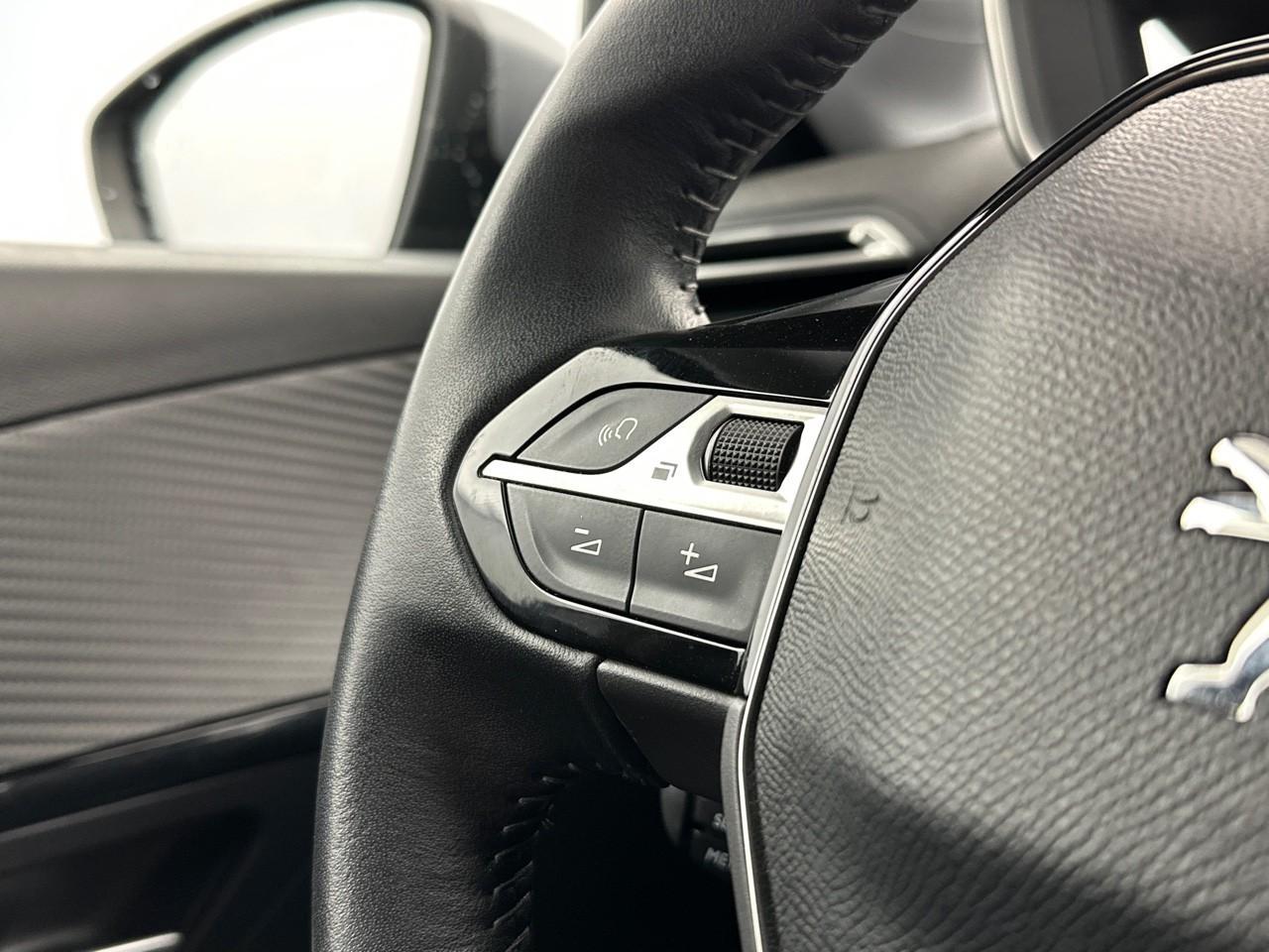 Peugeot 208 puretech 100 s&s eat8 allure — photo 17