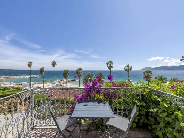 CANNES - Charmant appartement bourgeois avec vue mer panoramique