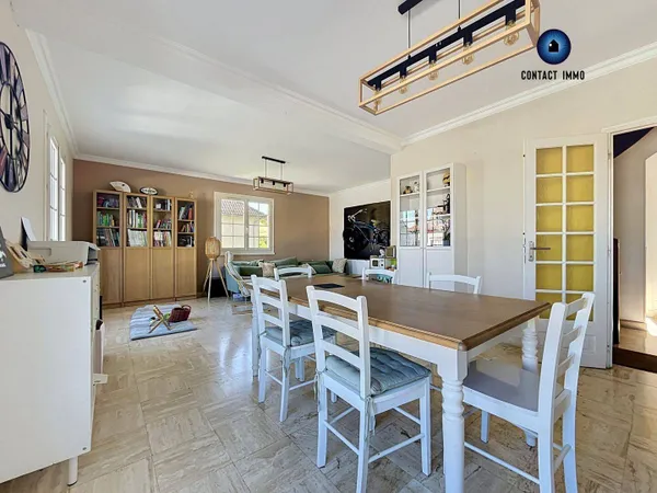 Maison 8 pièces 164 m²