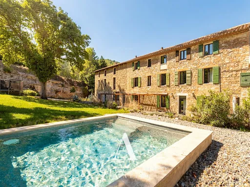 Mas provençal 11 pièces 340 m²