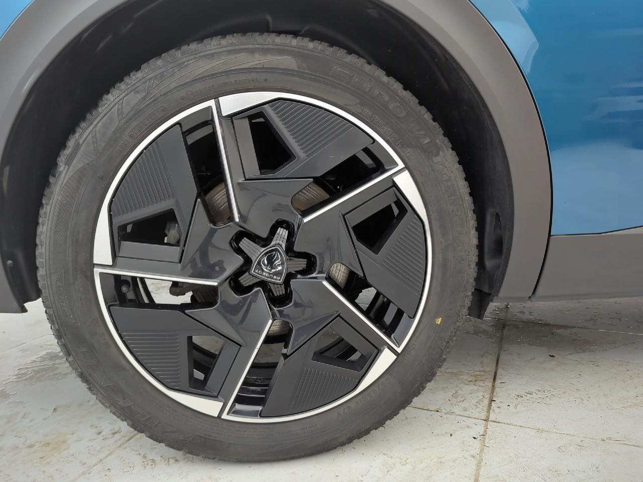 Peugeot 408 phev 225 e-eat8 allure pack — photo 29