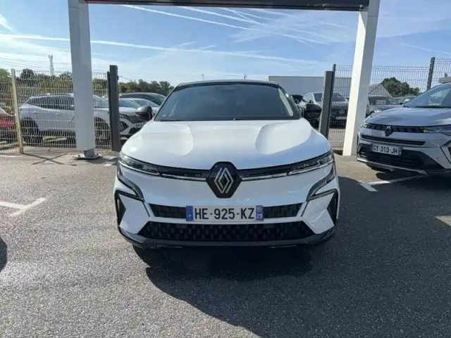 Renault Megane e-tech 220 ch autonomie confort gsr2 — photo 29