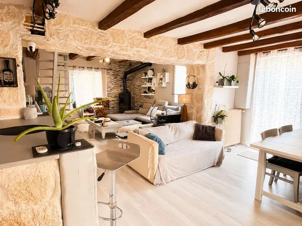 Maison de caractère 95 m² - 3 chambres, dépendance et jardin - Saint-Cyr-sur-Loire