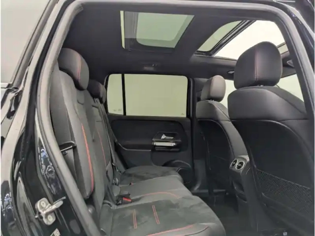 Mercedes Glb 200 d amg line — photo 19
