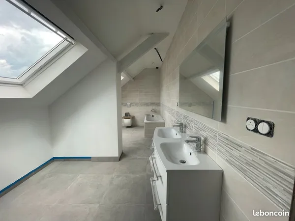 Maison familiale 5 chambres avec sous-sol complet, jardin, au clame