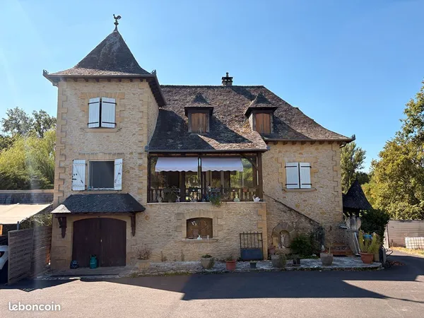 Maison 11 pièces 283 m²