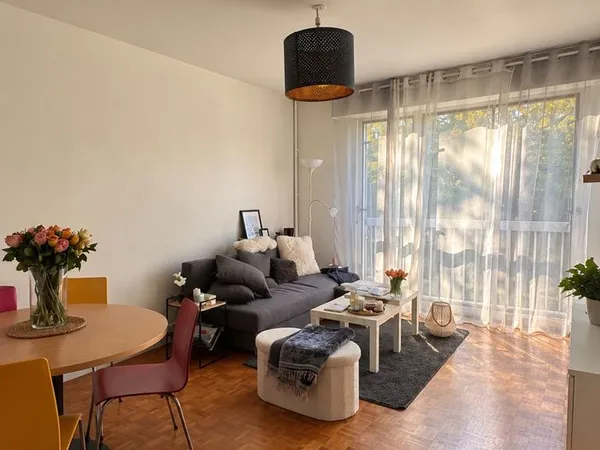 RoUEN - BEL APPARTEMENT F2 DE 48 M² - PARKING - ASCENSEUR - CAVE