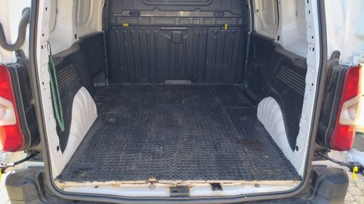 Peugeot Partner vu 1.5 BlueHDi 130 EAT8 - Asphalt – 2022 – 59823 km – Diesel – Boîte Automatique — photo 28