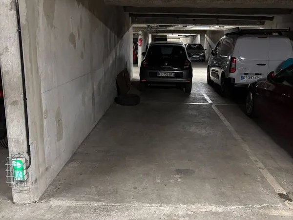 Parking 12 m²