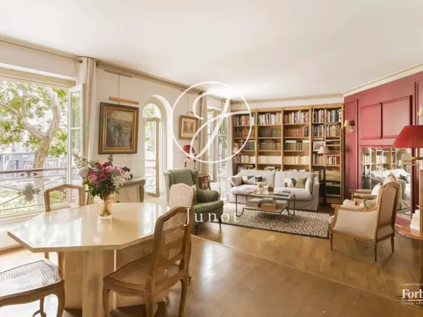 Paris 17e - ÉGLISE DES BATIGNOLLES - Triplex - 7 pièces - 147,21m² Carrez - 167,81m² au sol - 3/5 ch