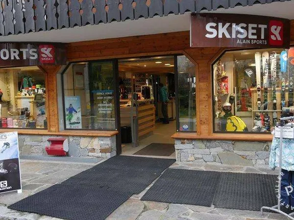 Local commercial 145 m²