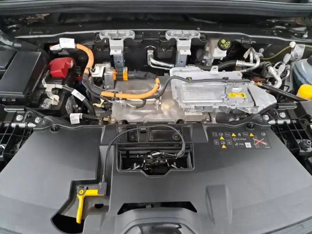 Renault Megane e-tech ev60 220 ch super charge — photo 14
