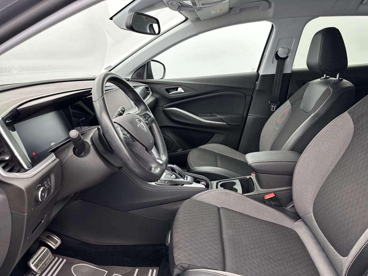 Opel Grandland 1.2 turbo 130 ch bva8 gs line — photo 9