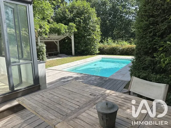Maison 9 pièces 212 m²