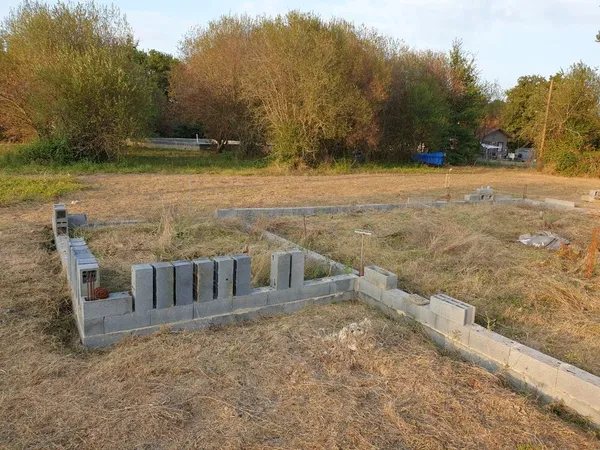 Terrain avec permis de construire de 1277 m²