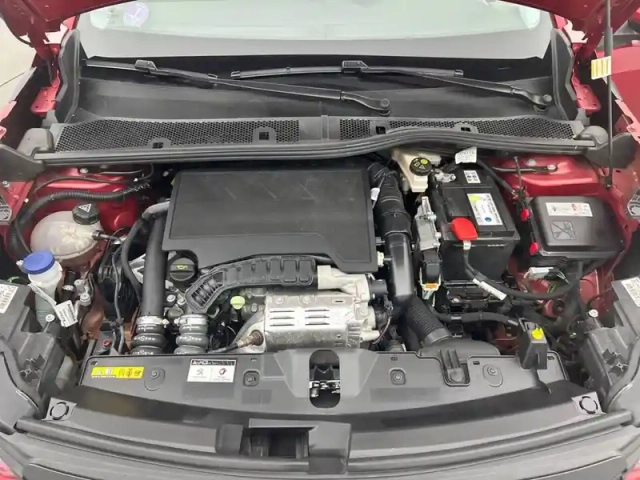 Peugeot 2008 puretech 100 s&amp;s bvm6 — photo 28