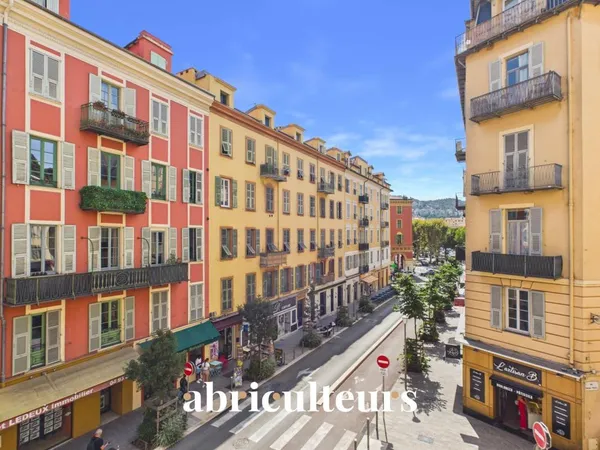 Vends appartement ancien - 136.81 m² - 5 pièces, 3 chambres - Nice 06300