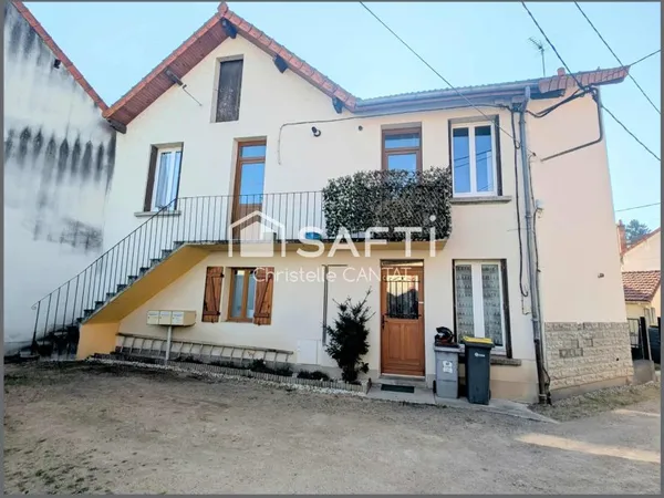 Maison composée de 3 appartements. Un duplex, 2F3.