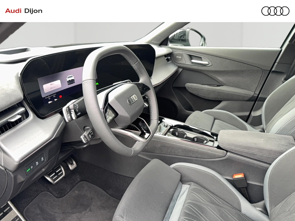 Audi Q3 SB E HYBRID 272 CH S TRONIC 6 — photo 8