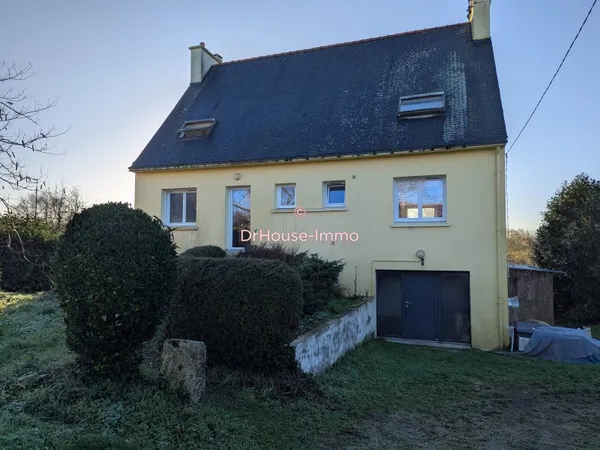 A 3,5 kms de la plage de l'ile tudy, proche des commerces, maison de 120m2 sur sous sol avec 1199m2 