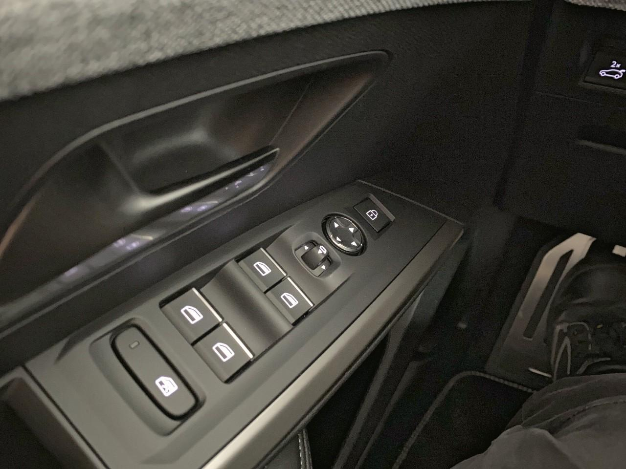 Peugeot 3008 hybrid 145 e-dcs6 gt — photo 20