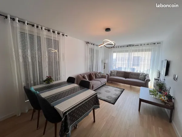 Appartement 4 pièces meublé de standing - 82 m² avec terrasse de 50 m² - Saint-Germain-en-Laye