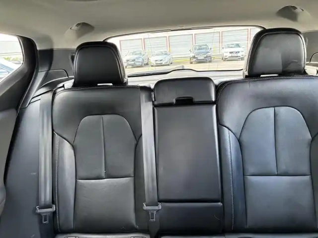 Volvo Xc40 t5 recharge 180+82 ch dct7 — photo 21