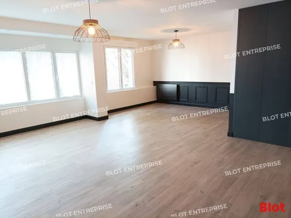 Bureau 107 m²