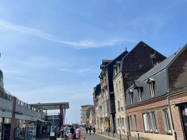 A vendre murs commerciaux le trport 76