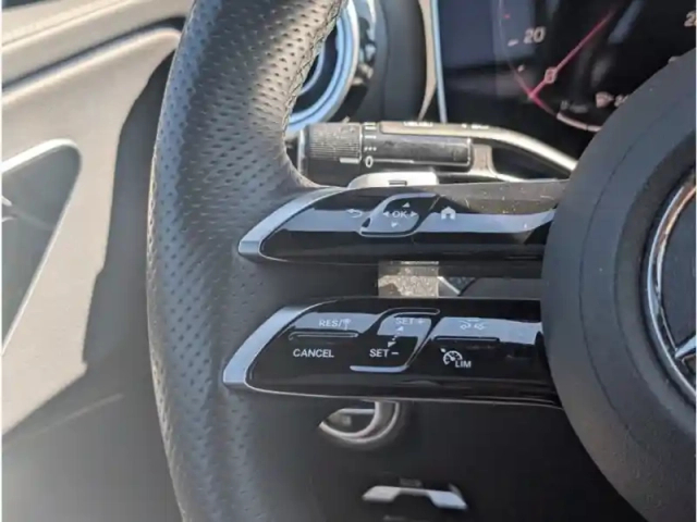 Mercedes Cle 300 e hybrid — photo 13